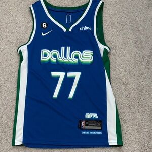 Nike Dallas Mavericks Luka Dončić Jersey